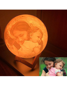 Lámpara luna personalizada con foto y base de madera. Lámpara con luz LED, mando a distancia y pie de madera. Regalos personaliz